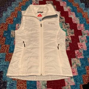 Columbia Omni-heat women’s white puffer vest XS